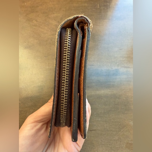 Louis Vuitton Authentic Compact Zip Bifold Monogram Wallet - Picture 10 of 16